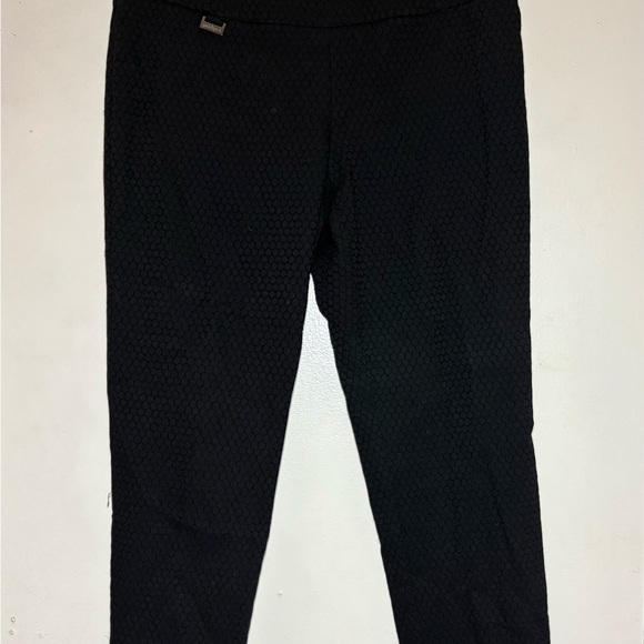 Peck & Peck Black Textured Ankle Pants - Picture 1 of 2